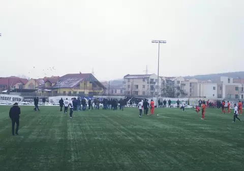 Suporterii echipei ”U” Cluj au întrerupt amicalul cu Unirea Jucu!