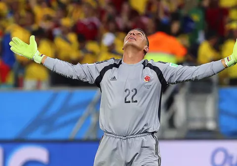 Fostul portar Faryd Mondragon a încercat să se sinucidă. El a fost spitalizat în stare gravă / VIDEO