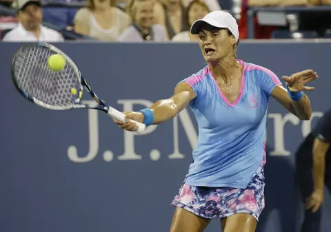 Monica Niculescu s-a calificat în finală la Shenzhen, la dublu