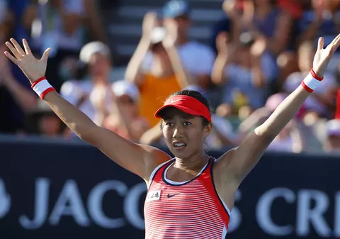 Nu plânge, Simona! Zhang dă de pământ cu tot ce-i iese în cale!