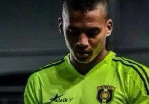 Fotbalistul împușcat în Columbia de Anul Nou riscă să rămână paralizat pe viață, la doar 22 de ani! ^Șirul asasinatelor a început în 1994, cu Andres Escobar!