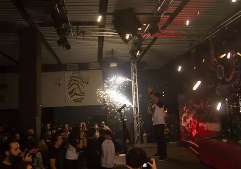 #Colectiv | Critici dure de pe patul de spital: "Oare de câți oameni mai este nevoie să moară?" | VIDEO