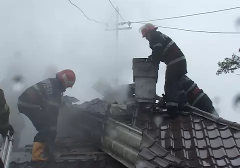 Alarmă la Botoșani! Patru case incendiate în 24 de ore, același vinovat