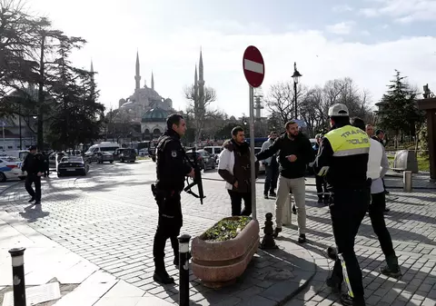 Ce spune MAE despre atacul din Istanbul în care au murit 10 persoane și alte 15 au fost rănite