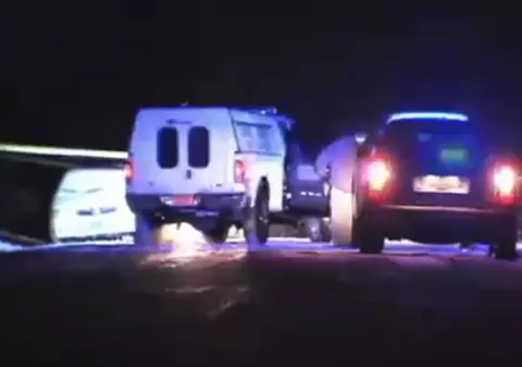 Întâmplare halucinantă în SUA. Ce a făcut un tânăr rămas blocat în nămeţi, când a văzut că localnicii vor să îl ajute