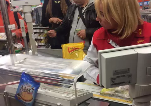 Guţă, trimis de copii să facă "piaţa" | FOTO