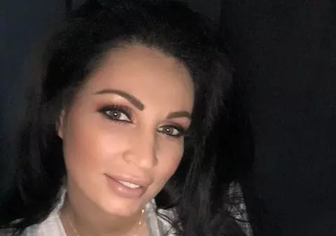 Nicoleta o ia pe urmele vedetelor care-și fac selfie-uri ”after sex”? Cum s-a pozat în dimineața asta