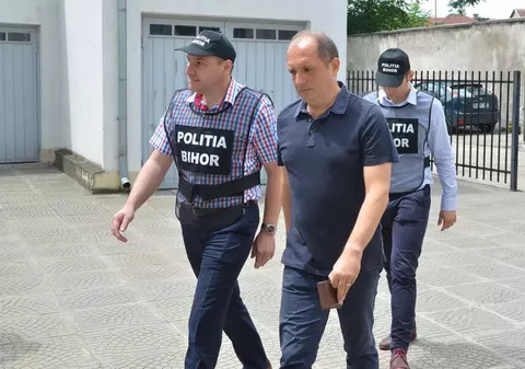 Medic din Oradea, acuzat că a primit mită de 235 de ori într-o lună. Cum umilea pacienţii care nu aveau bani