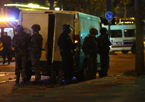 Poliția din Paris în alertă. Un refugiat afgan ar plănui un atac terorist