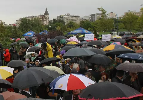 Vin ploile în toată țara. Vezi unde au emis meteorologii cod galben de precipitații!