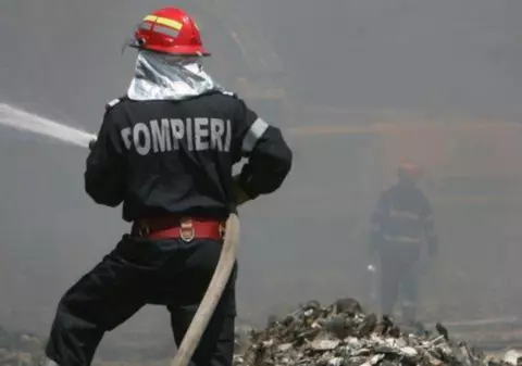 Două incendii s-au produs în județul Argeș. O femeie a fost găsită carbonizată