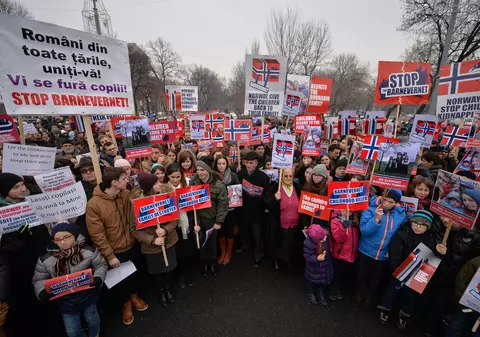 Noi proteste anunțate în Norvegia! 18 copii de origine română, în îngrijirea Barnevernet