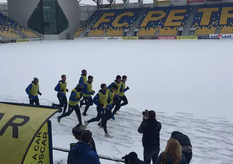 Ultimii în clasament, ”lupii” s-au adunat printre nămeți, cu un nou antrenor. ^Schumacher, contre cu fanii. Cine mai vine, cine pleacă / FOTO