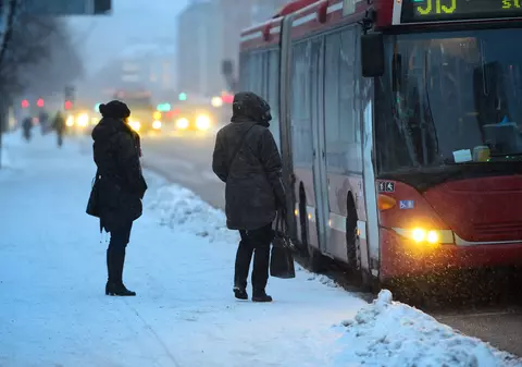 La Ploiești, automatele de bilete pentru autobuz nu dau rest
