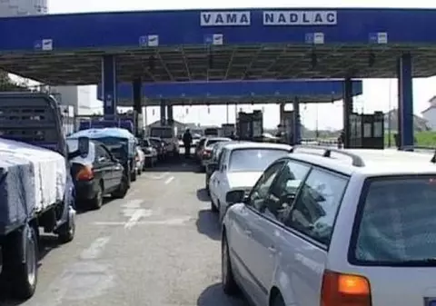 Aglomerație la frontiere. Românii care lucrează în străinătate și-au încheiat concediul în țară