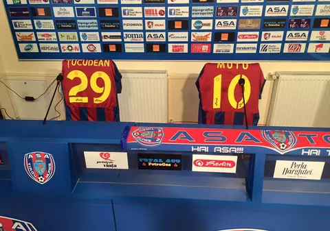 Vicecampioana ASA și-a prezentat vedetele: Adi Mutu și George Țucudean. ^Deși admite că e praf fizic, Mutu își faultează rivalii / GALERIE FOTO