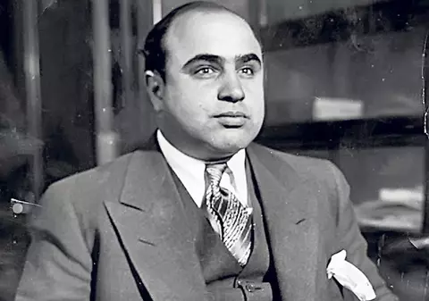 Răfuiala armată dintre capii mafioţi Al Capone şi Bugs Moran a rămas în istorie ca «Masacrul din ziua Sfântului Valentin»