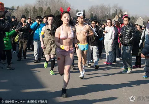 Chinezii fac lucruri trăsnite. Dan Petrescu și Budescu au rămas mască / GALERIE FOTO