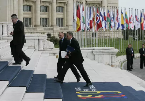 Federația cu două moașe! FRF anunță că împlinește, azi, 86 de ani, după ce forul fotbalistic românesc a sărbătorit Centenarul în 2009, sub conducerea lui Mircea Sandu