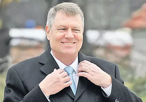 Iohannis cheltuie 2 milioane de lei ca să poată uda florile și copacii de la Palatul Cotroceni / FOTO