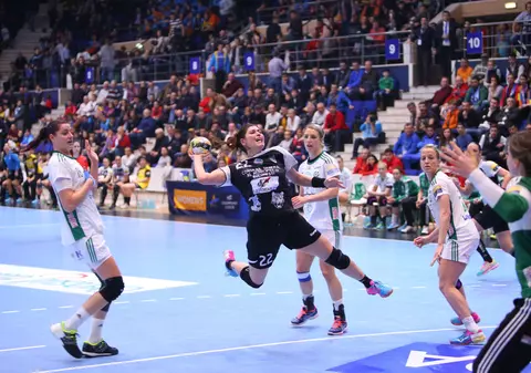 Liga Campionilor, handbal, feminin: CSM București - Gyor 22-24. ^"Tigroaicele" - în "sferturi" cu Rostov-Don, HCM Baia Mare  - cu Buducnost / FOTO