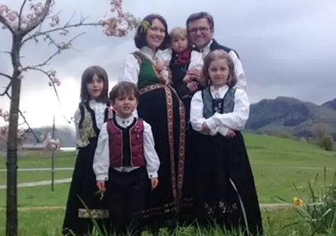 Familia Bodnariu, din nou împreună cu toţi cei cinci copii. Cum a decurs marea întâlnire, după trei luni de la separare