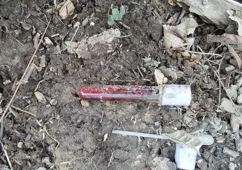 Zeci de eprubete cu sânge descoperite lângă Mediaș! GALERIE FOTO