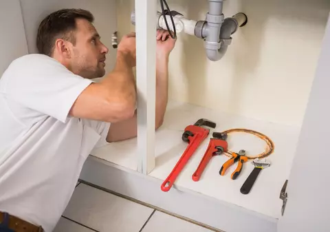 Trusa de “prim- ajutor” a bărbaților Scule pe care trebuie să le ai, neaparat, în casă