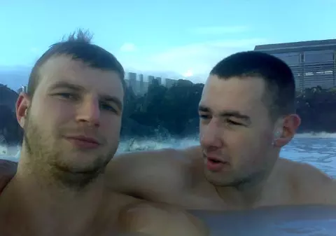 Sârbul Marko Vujin a fost cel mai bun prieten al lui Marian Cozma: au jucat împreună, făceau vacanțe împreună, și-au făcut primul tatuaj împreună. ”Nici azi nu-mi vine să cred că my brother nu mai e!” / FOTO și VIDEO