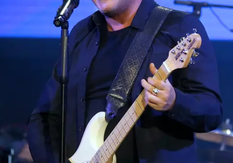 Alejandro Sanz și-a întrerupt un concert pentru a salva o spectatoare ce era lovită de un bărbat