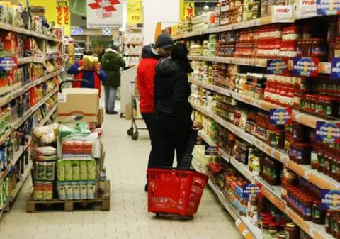 Producătorii nu mai asediază cu gunoi Ministerul Mediului. Guvernanţii promit soluţii în scandalul taxei pe ambalaj