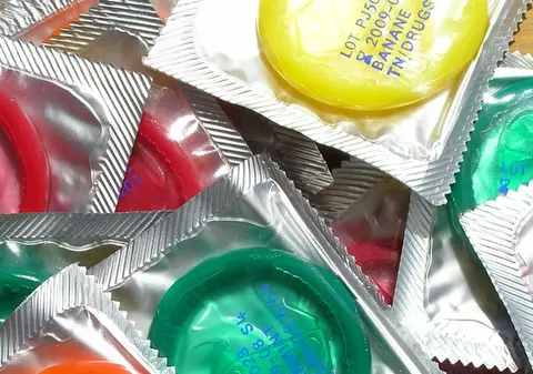 Peste 300.000 de prezervative uzate au fost resigilate și vândute în Vietnam