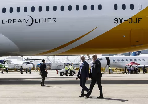 Atenție! De la 1 aprilie nu mai aveți voie cu laptopurile și tabletele în bagajele de cală! Cum vor putea fi transportate!