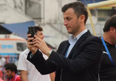 Conducerea FC Rapid i-a reziliat contractul președintelui Ovidiu Burcă. Motivul rupturii