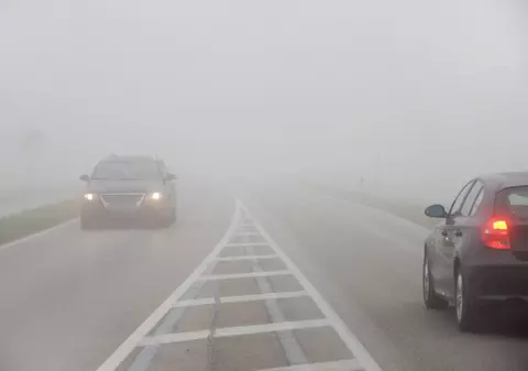 Temperaturile scad, vor fi ploi, burniță și ceață. Prognoza meteo pentru următoarele zile
