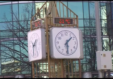 Record la Buzău, termometrele au arătat 31 de grade astăzi | Psihiatrii avertizează: ”Ne confruntăm cu explozie de nevroze”