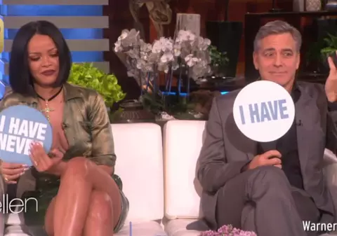 Rihanna a trimis selfie-uri cu ea goală, iar George Clooney a înotat dezbrăcat. Cele mai ascunse secrete ale vedetelor