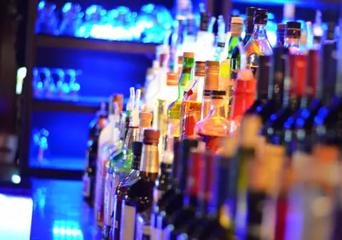 Cluburi închise în Bucureşti! Ce au descoperit poliţiştii!