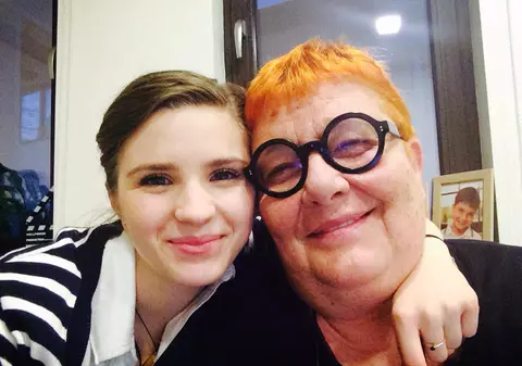 EXCLUSIV/ Pe mâna fiicei adoptive. ”Mama telenovelelor” a uns-o pe Cristina Ciobănașu ambasadoarea postului pe care îl relansează