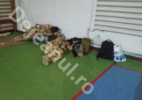 Rușinos! Întorși din Afganistan, militarii români au fost umiliți de autorități!