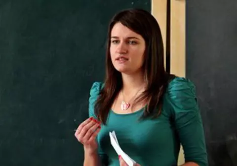 Elevii BUNI... DE GURĂ se pot înscrie la Concursul Internațional de Discursuri