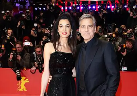 George Clooney și soția sa au furat ochii lumii pe covorul roșu de la Berlin