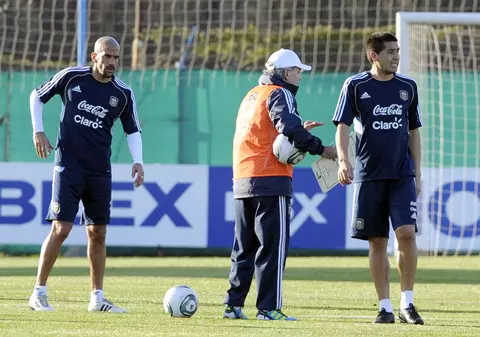 La 40 de ani, un fost mare fotbalist vrea să revină pe gazon