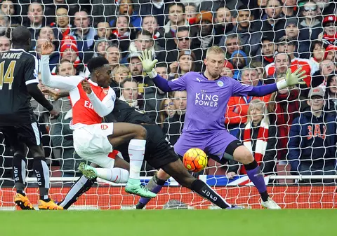 Liderul Leicester a pierdut la Arsenal, în ultimele secunde. ^Show Liverpool. City, bătută "acasă" de Tottenham / VIDEO