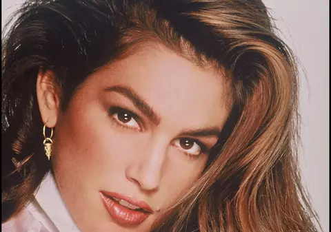 Cele mai tari imagini cu Cindy Crawford, fotomodelul care s-a retras la 50 de ani | FOTO