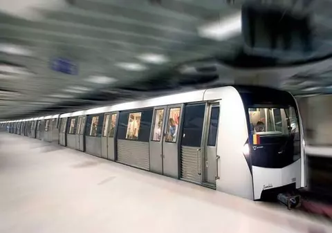 Avarie la metrou! Sute de bucureşteni au rămas blocaţi între staţii!