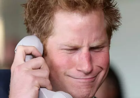 Iubita prinţului Harry, topless pe internet. Tânăra de 22 de ani e total lipsită de inhibiţii