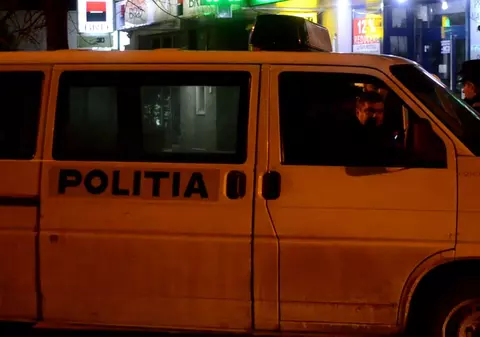 Atac în stil mafiot, cu sabia, la o casă de pariuri din Buzău! VIDEO