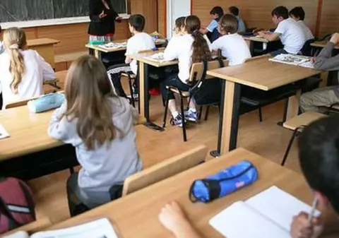 Profesorul de religie care a pus la oră un film despre avorturi se apără: "Nu e un film de groază"