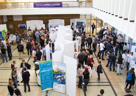 Cum poți să te angajezi la Amazon! "Stagii pe bune" în companii, pentru pasionaţii de IT&C